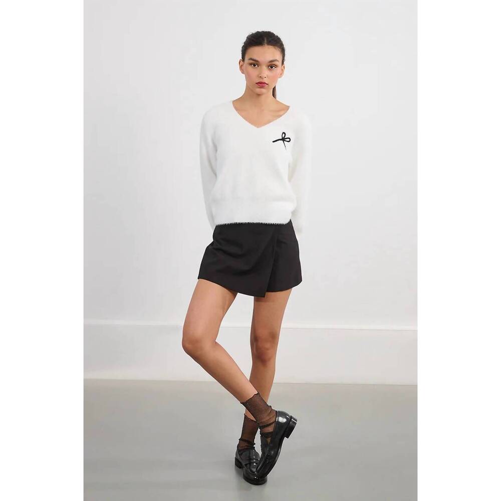 NEW LILI SIDONIO fluffy knit bow sweater in white